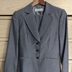 Tahari Arthur S .levine gray pant suit